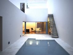 带游泳池的别墅室内场景3D模型