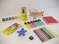 绘画笔,颜料,笔筒,削笔刀,橡皮,记事本,日志本,笔芯,文具3D模型