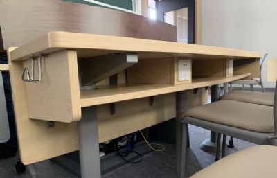 排桌,多媒体教室桌子stp格式模型