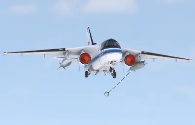 洛克希德S-3B“维京”舰载反潜机,带驾驶舱挂载装备